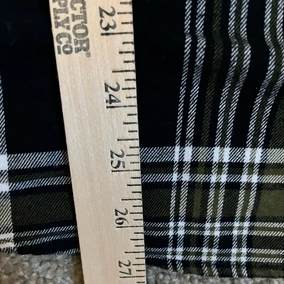 Natural Reflections Plaid Button-Up Flannel Shirt - Black and Green size XL - Picture 7 of 12
